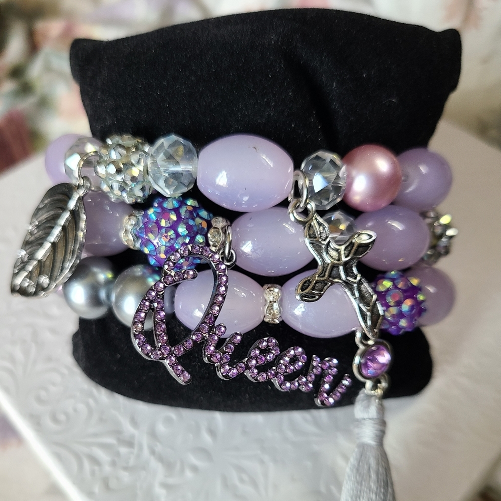 🤚SOLD Handmade Lilac Bracelet Glass Beads